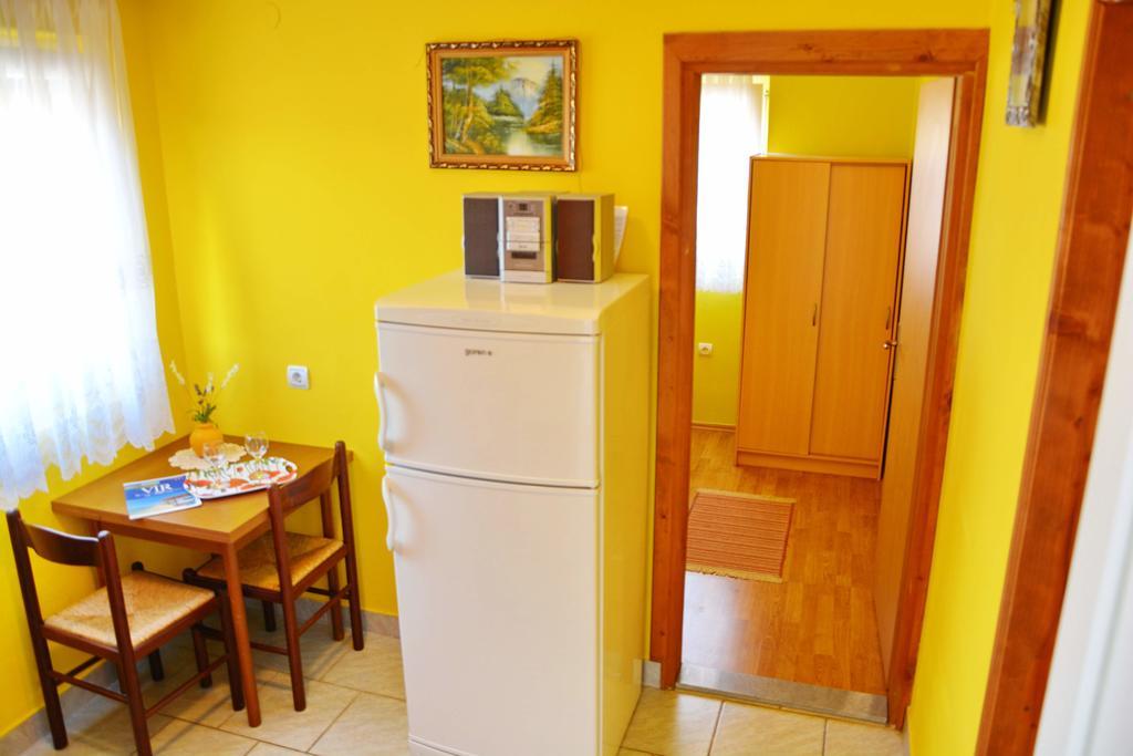 Apartments Sandra Vir Luaran gambar