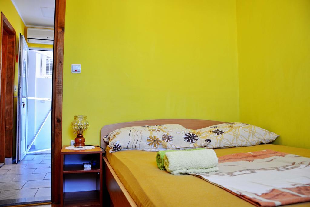 Apartments Sandra Vir Luaran gambar