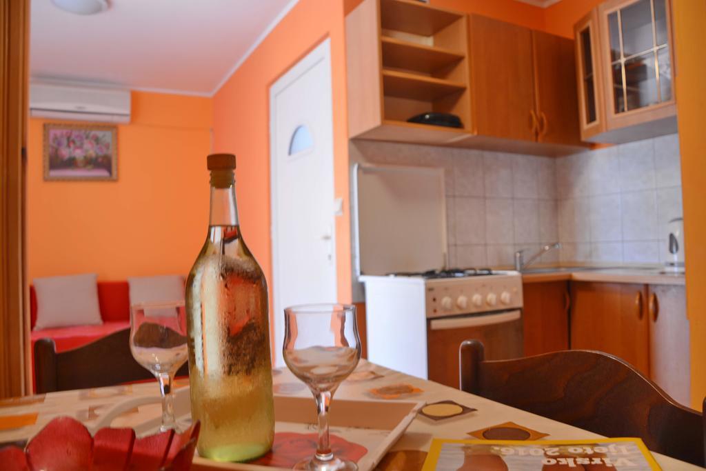 Apartments Sandra Vir Luaran gambar