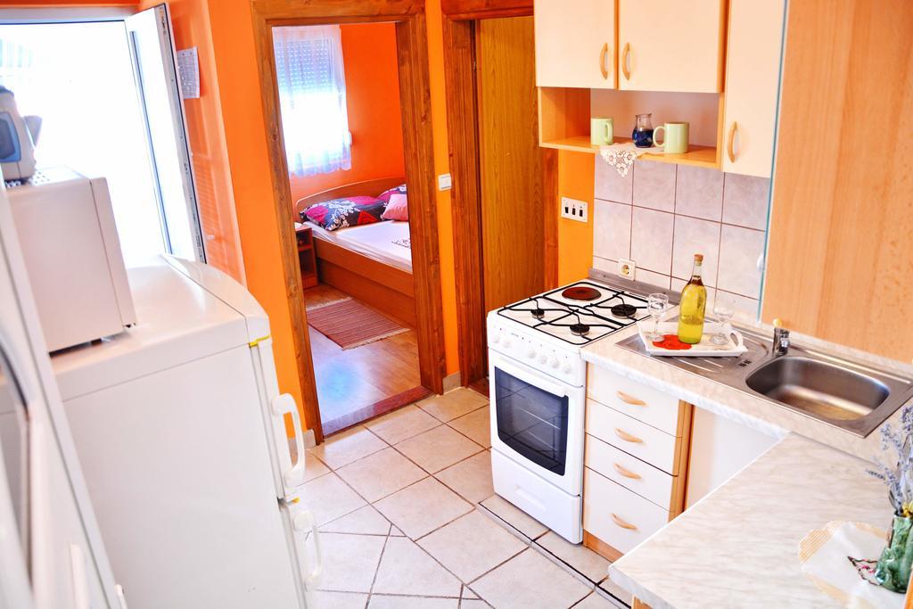 Apartments Sandra Vir Luaran gambar