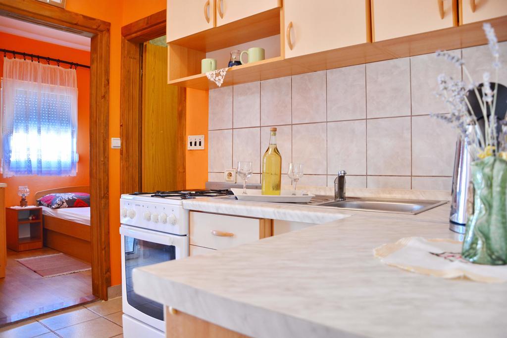 Apartments Sandra Vir Luaran gambar