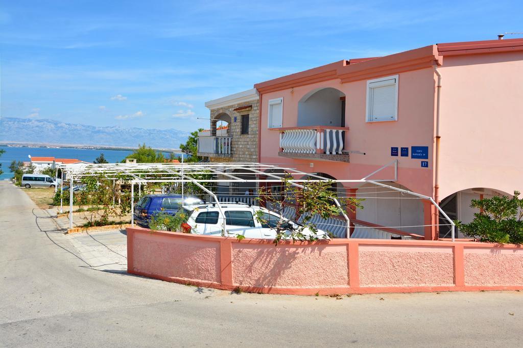 Apartments Sandra Vir Luaran gambar