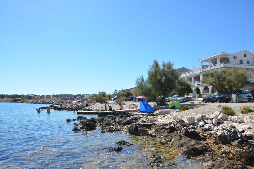 Apartments Sandra Vir Luaran gambar