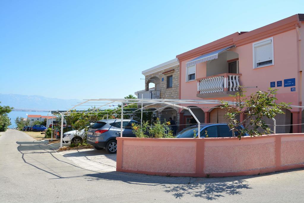 Apartments Sandra Vir Luaran gambar