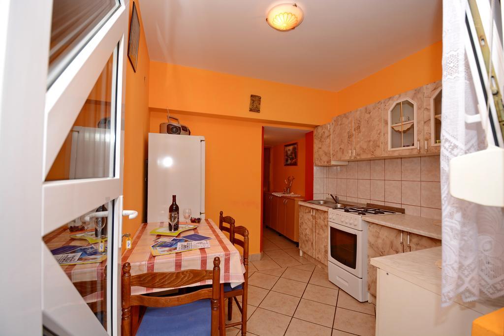 Apartments Sandra Vir Luaran gambar