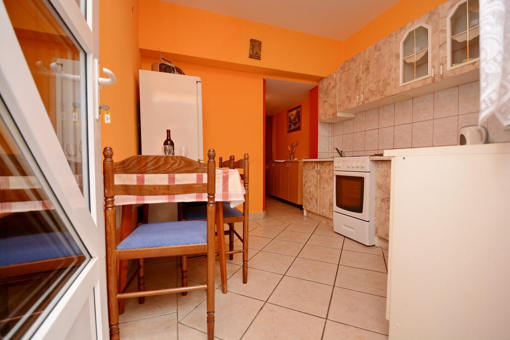 Apartments Sandra Vir Luaran gambar