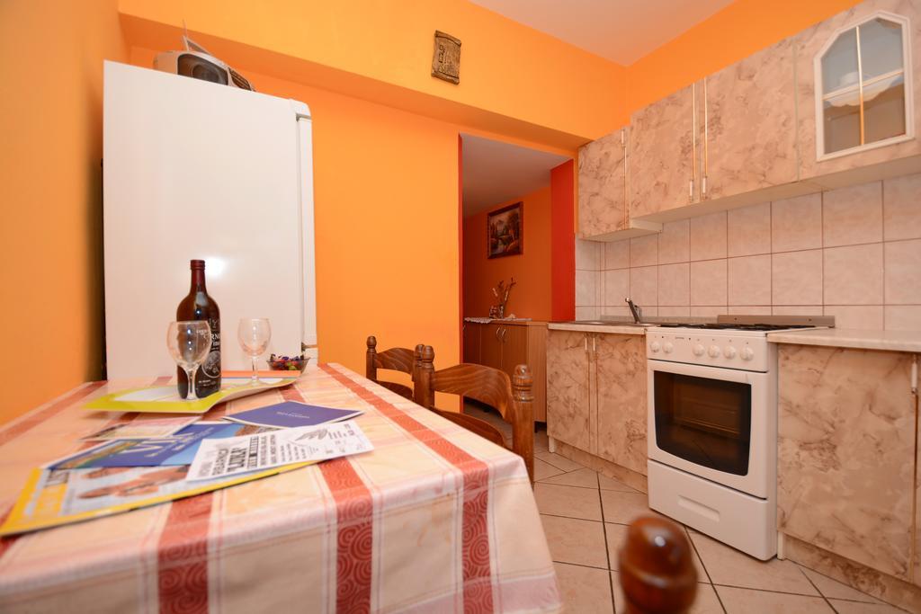Apartments Sandra Vir Luaran gambar