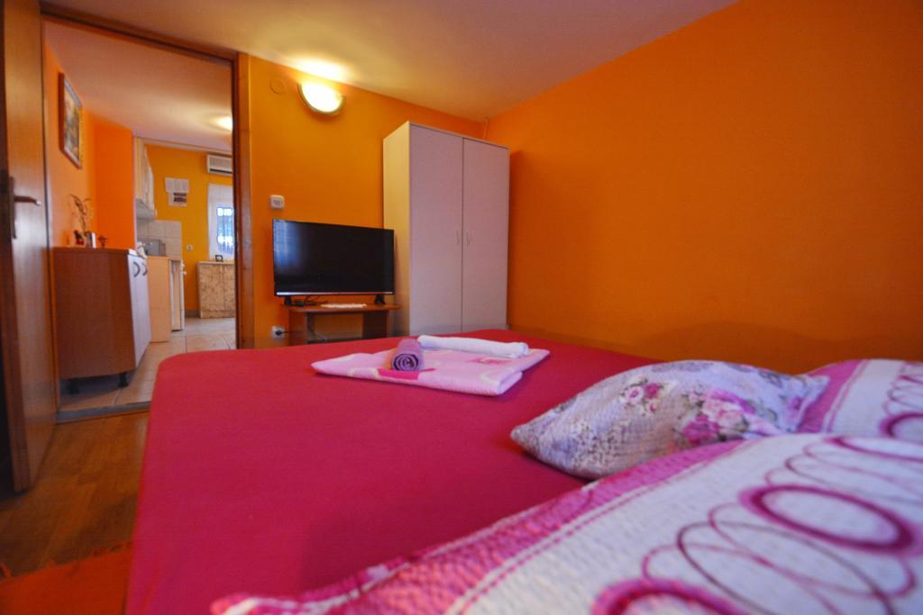 Apartments Sandra Vir Luaran gambar