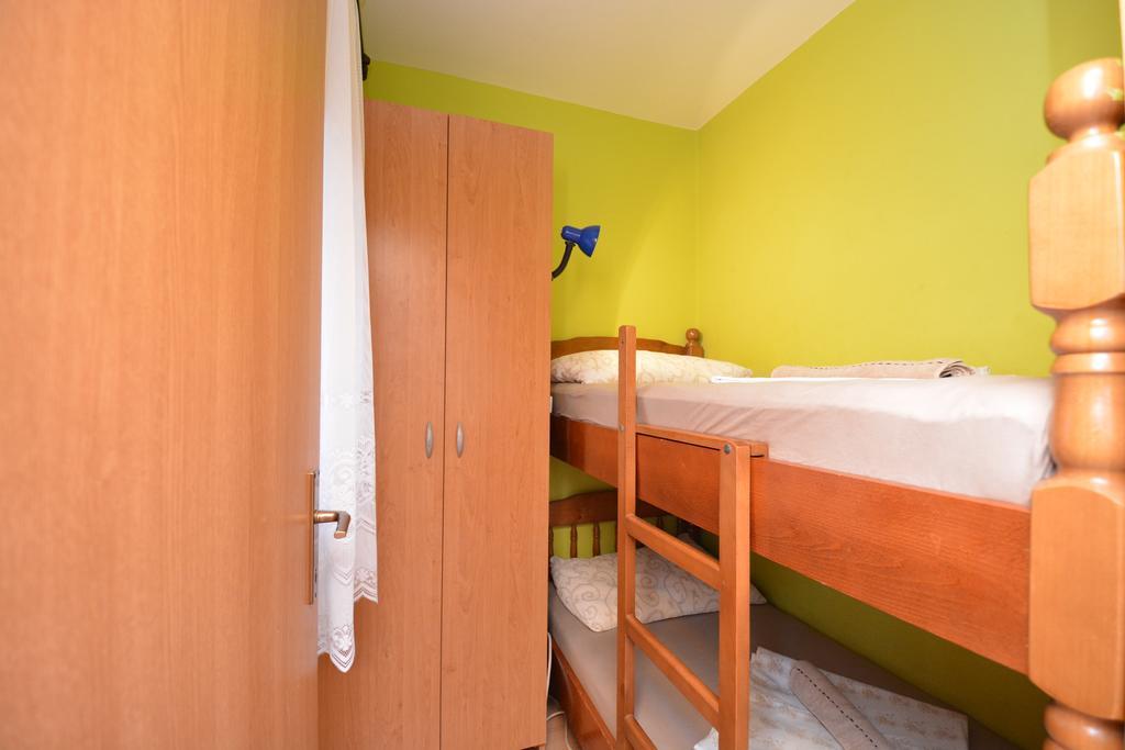 Apartments Sandra Vir Luaran gambar