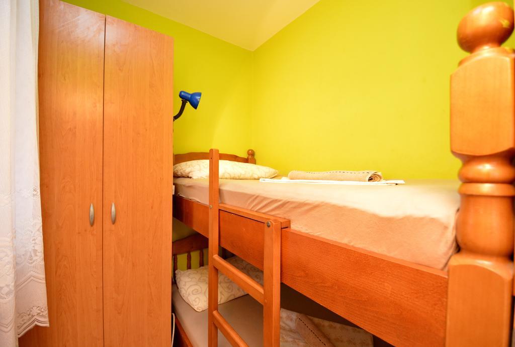 Apartments Sandra Vir Luaran gambar
